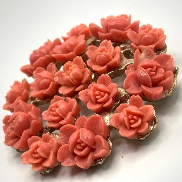 Vintage Celluloid Rose Floral Brooch in Coral and Gold - Picture 3 of 5